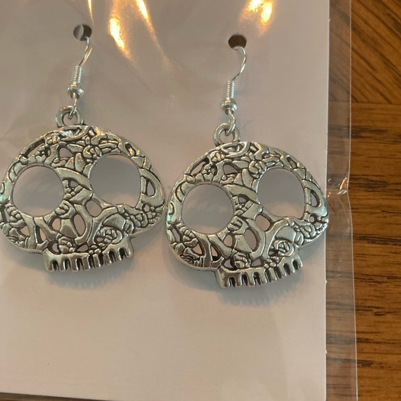 “sterling silver Skull” earrings. - Picture 3 of 3